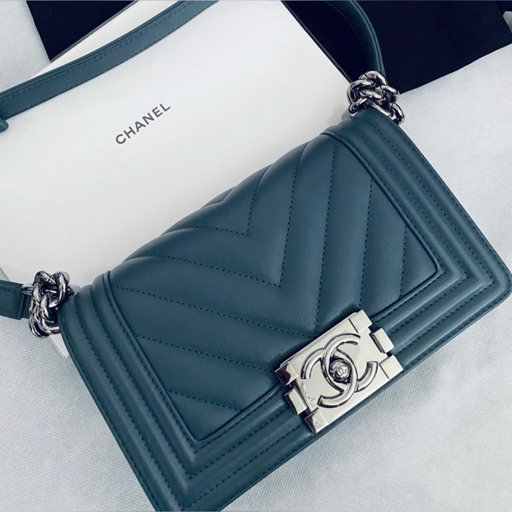 CHANEL Chevron Small Boy